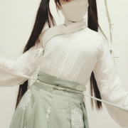 西尔酱校服白炫彩作品:缔造时尚少女校服品味新高