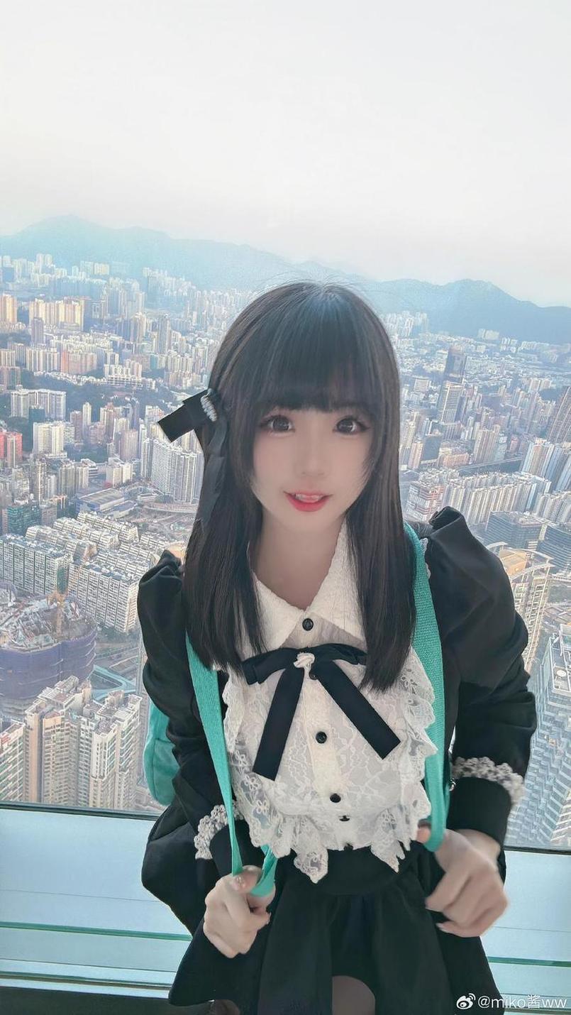 依旧惊艳！重温miko酱1v10网盘的cos经典瞬间