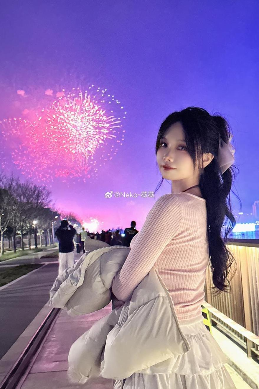 让你独享！neko薇薇明日方舟红cos集，唯我独尊