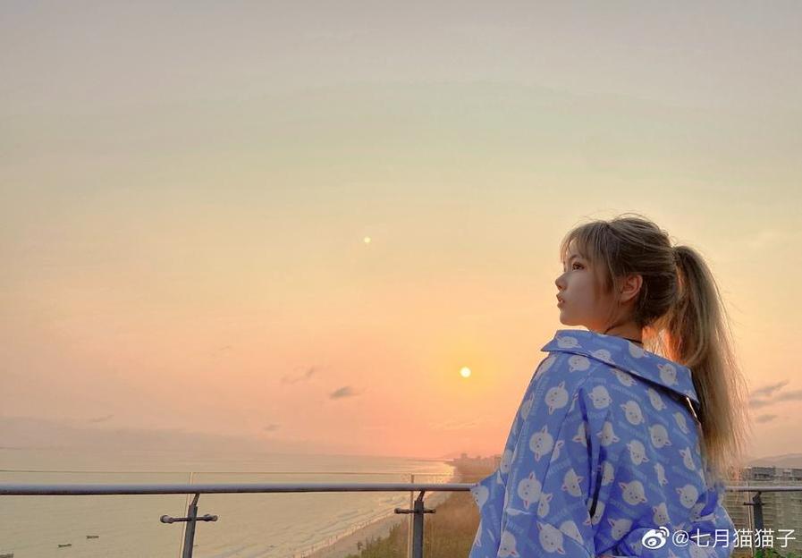 七月喵子免费图包，一组高清美图，唯美呈现。