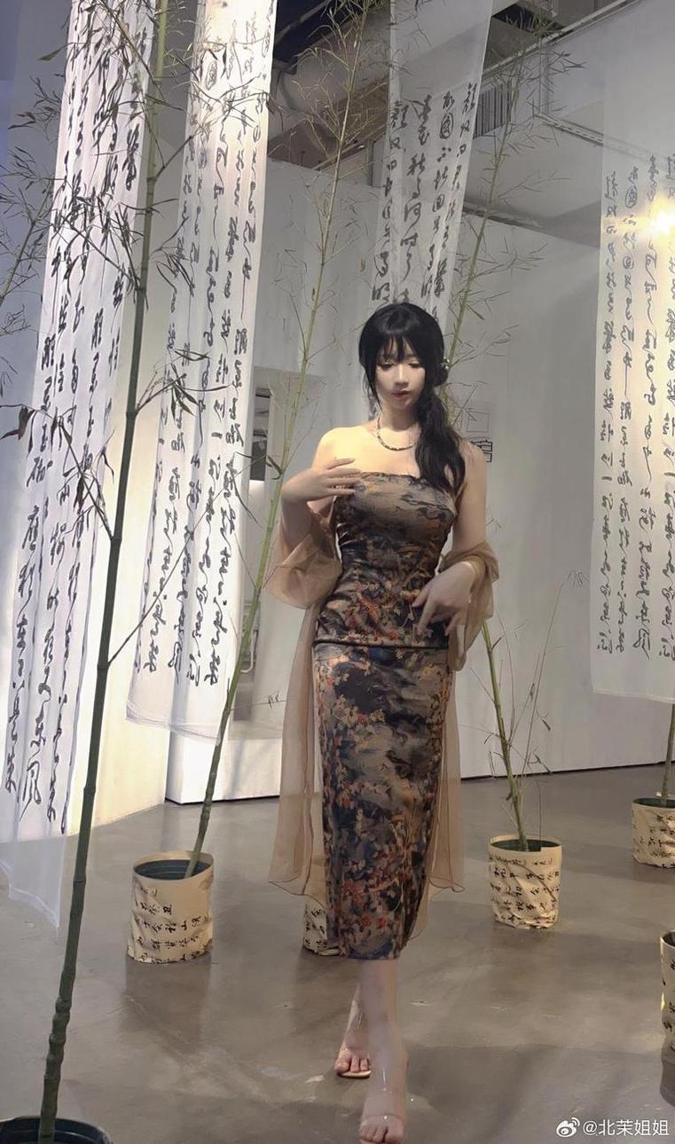 九曲jean恶魔姐姐拍摄原图大公开，如此霸气的coser吓坏人