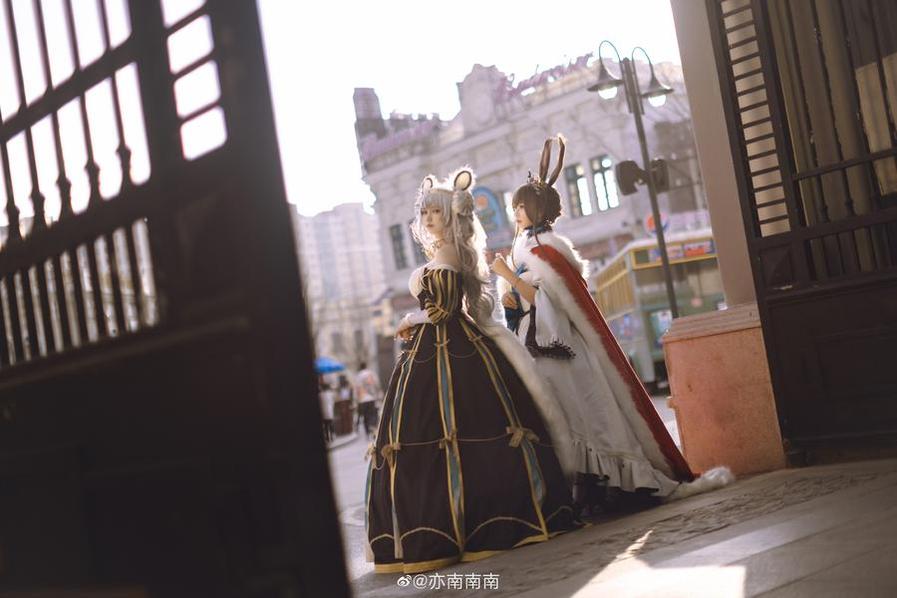 惊叹亦南南南小乖cosplay技巧，分享她的cos照片