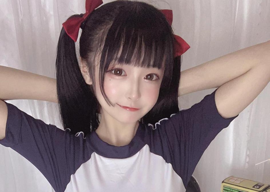 佳佳酱ovo的微博：银发少女的cos作品，图片分享。