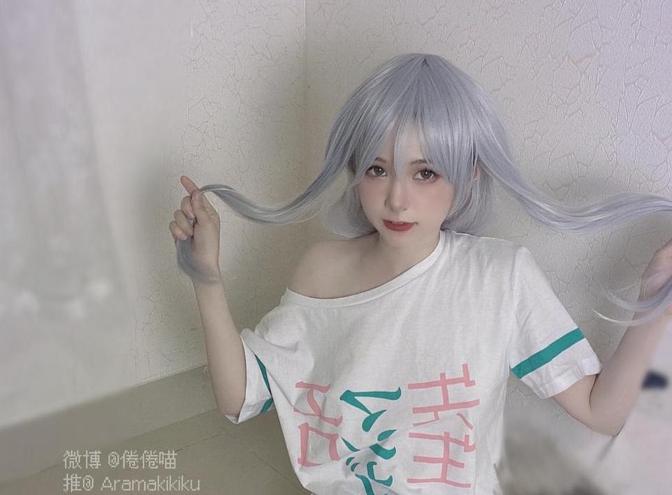 微博倦倦喵付费cos作品，迷人妆容惊艳亮相