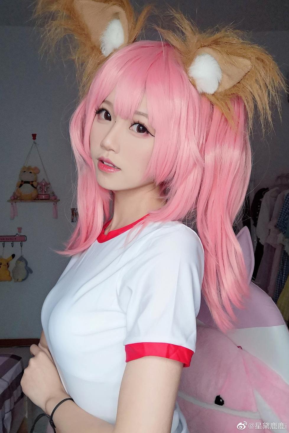 摄影大师镜头下的千反田鹿子泳装照片