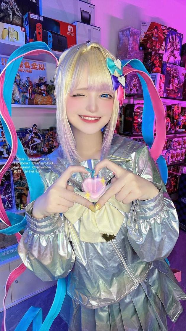经典千夜未来泳装照美冥图集，展示独特的美感和风格