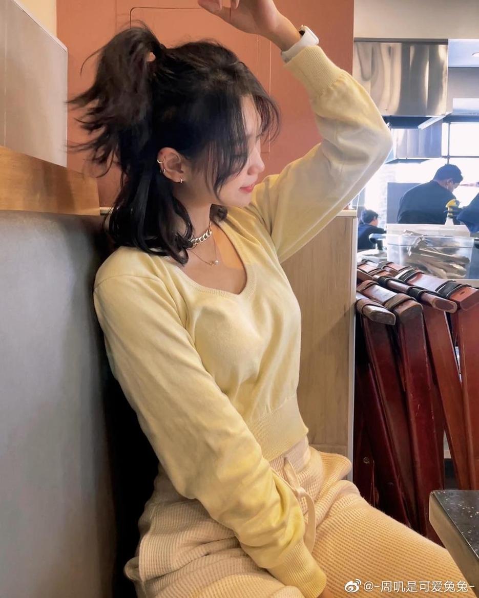 周叽是可爱兔兔食铁兽cos，带来一组震撼人心的图片