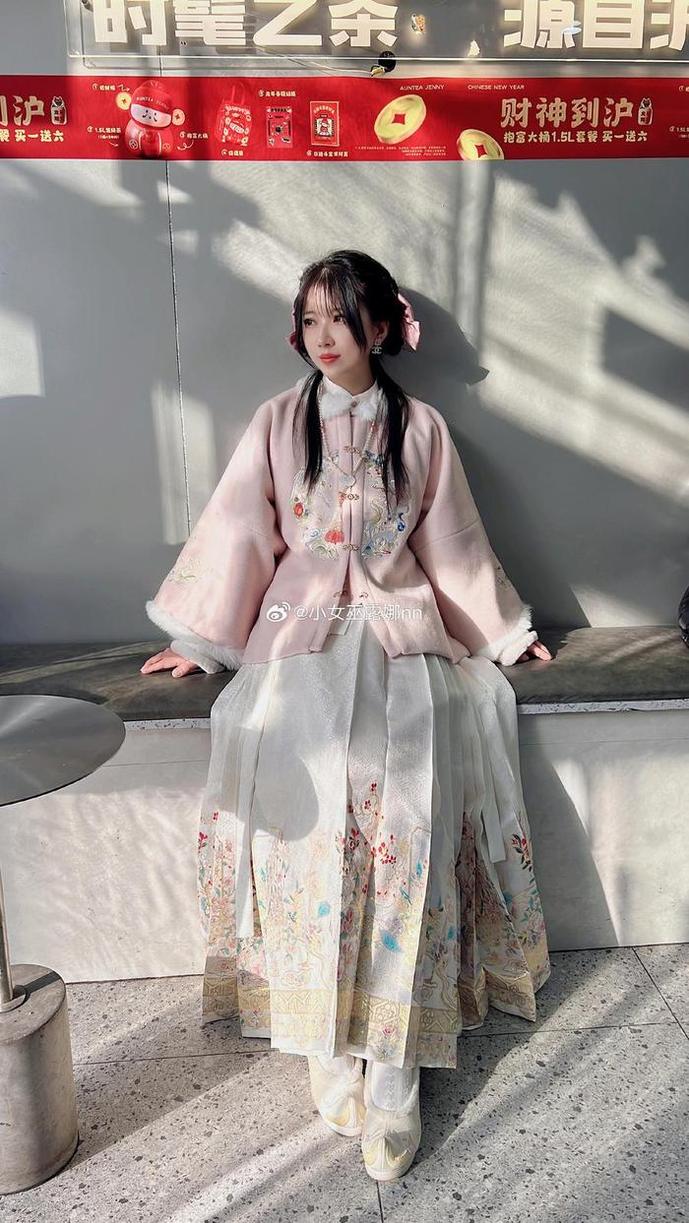 小女巫露娜为什么封了这组照片？大家快来看看她的cos有哪些不同