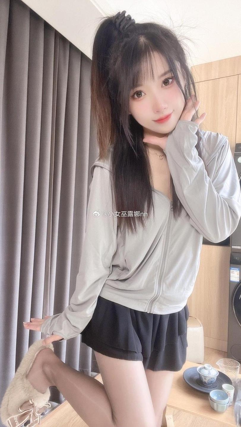小女巫露娜脚的cos摄影：拍照技巧与道具分享，快来提升自己的cos技能吧