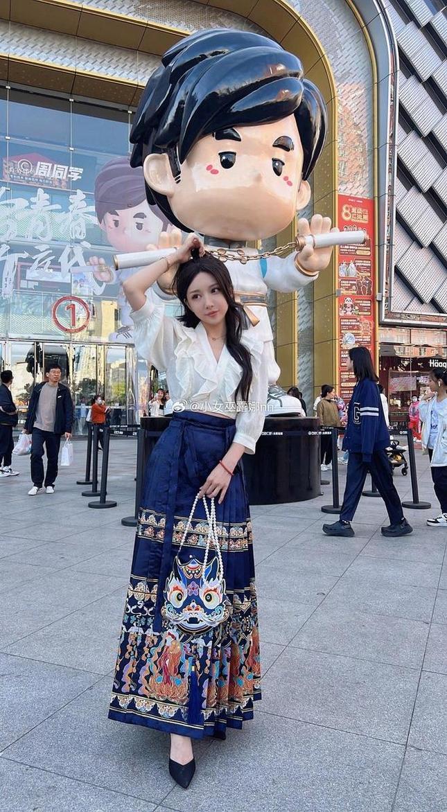 小女巫露娜免费电子图包：我在校园里拍的作品分享