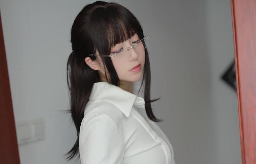小容仔咕咕咕w菲谢尔的美图图包隆重上线