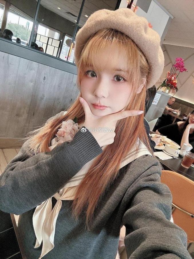小巫酱w多少岁了的原创照片，经典美图集锦