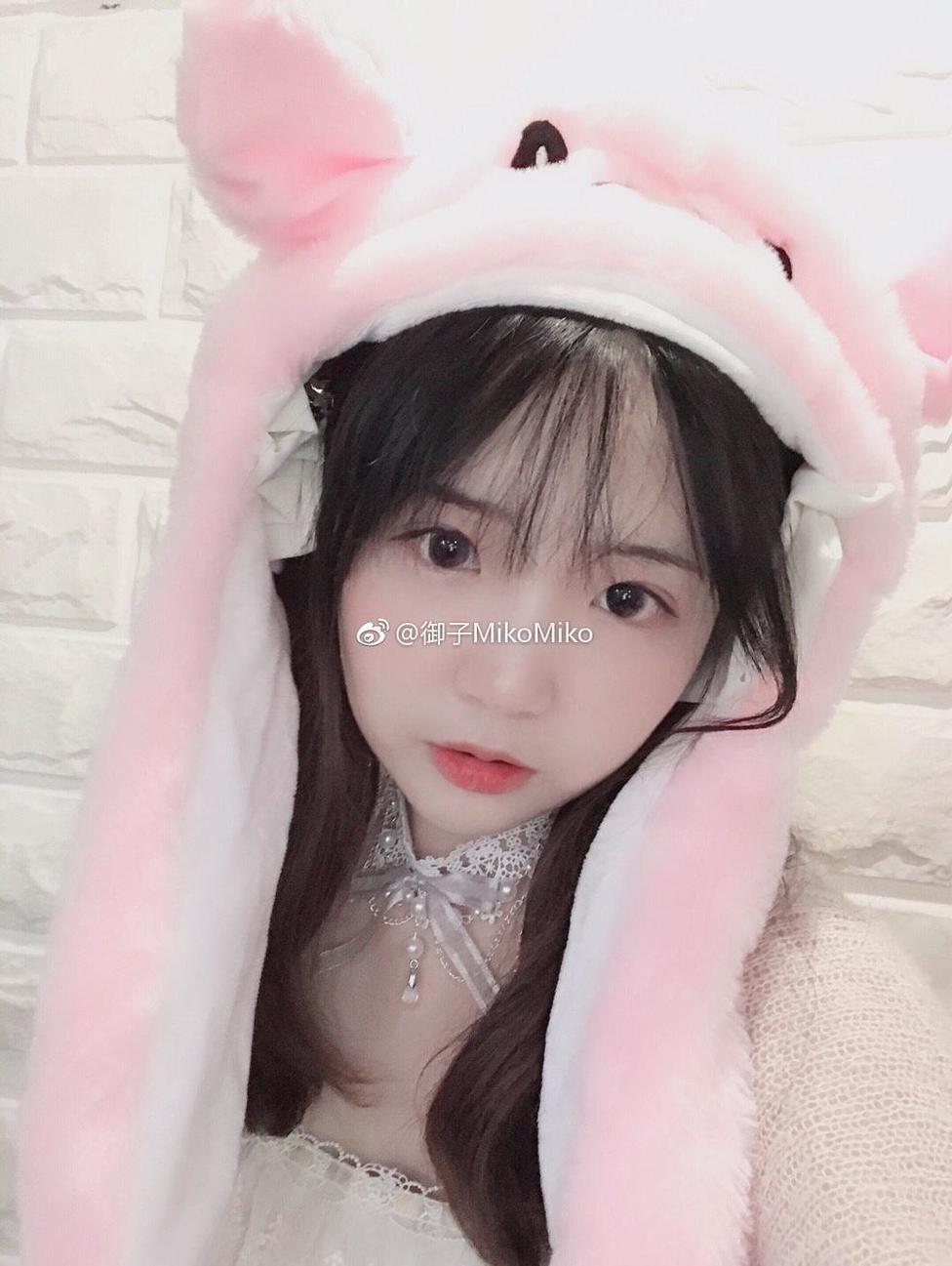 独特美感：御子yumiko表情包摄影作品展示