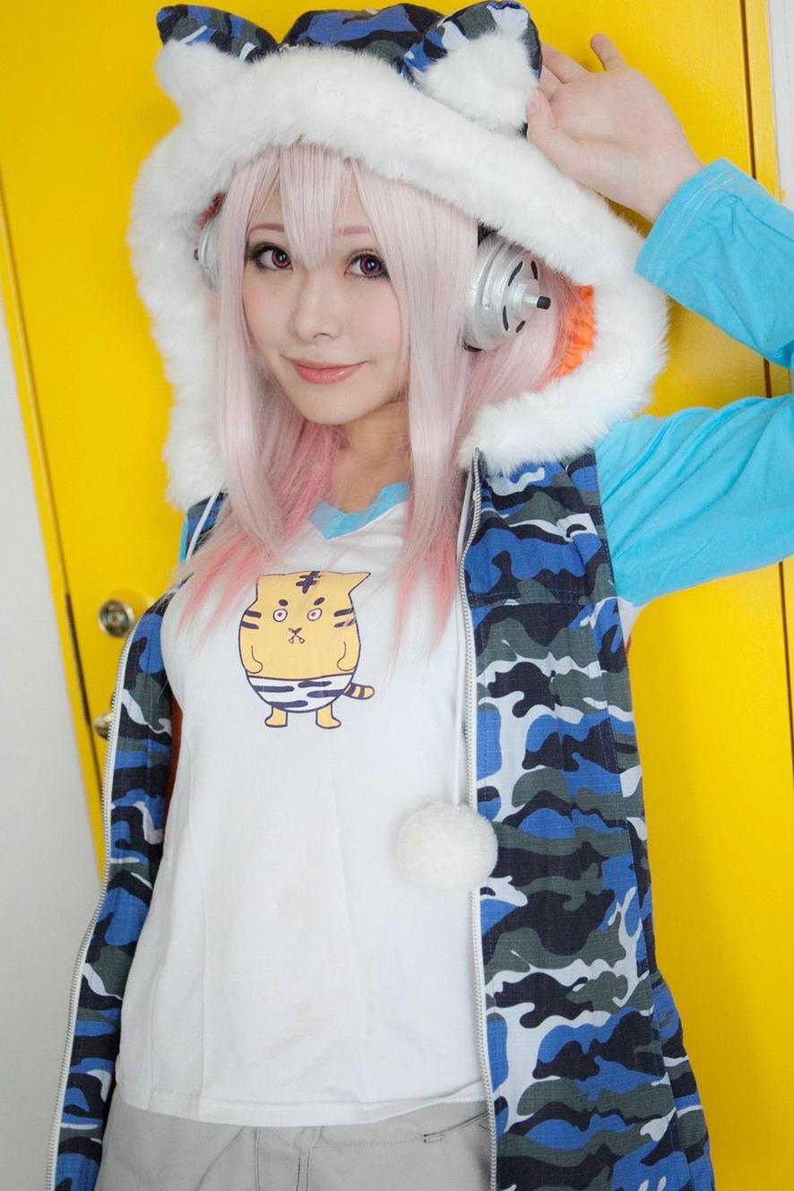 美若天仙星影夕香cosplay索尼子，图片定格完美瞬间。