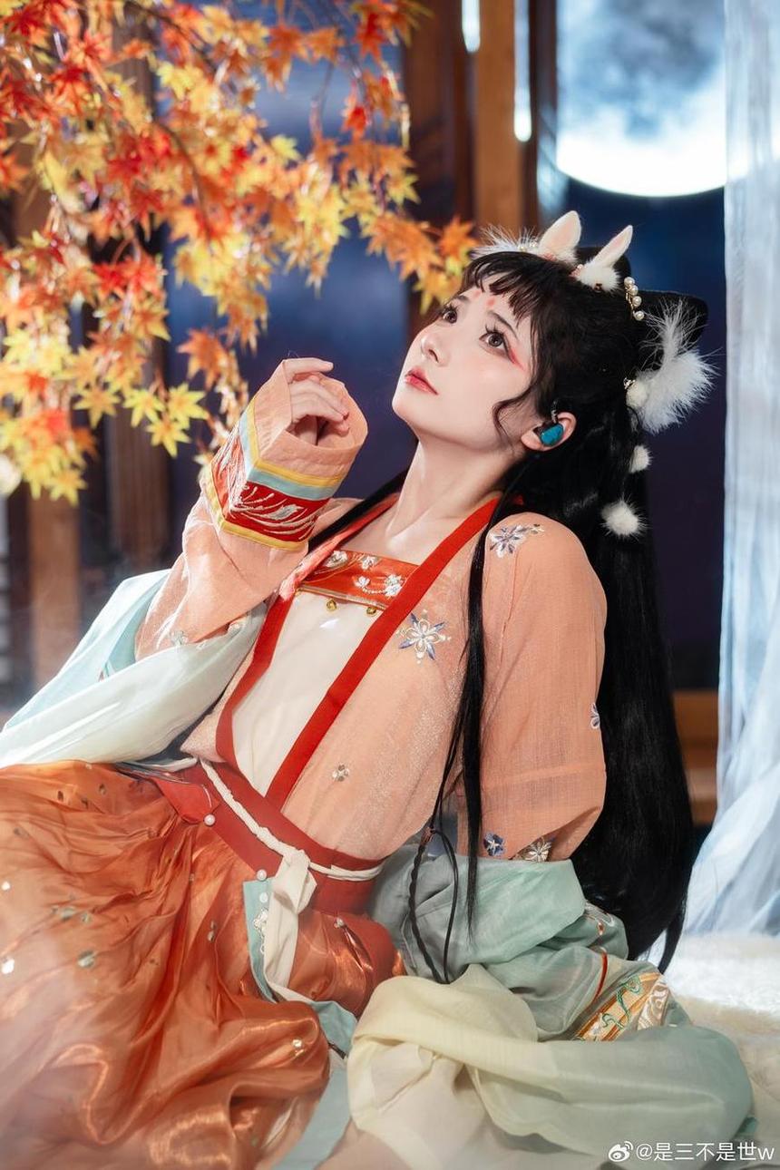 动漫女神cos是三不是世w兔女郎，美图大赚钱