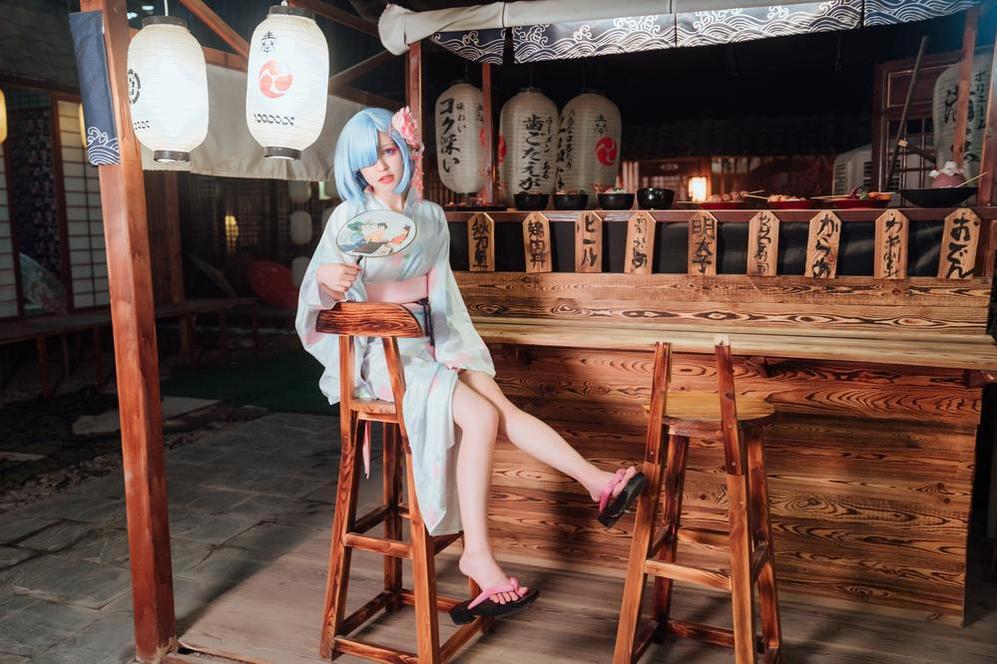 晕崽zz白色花嫁：照片更新，完美还原肌肤和眼神