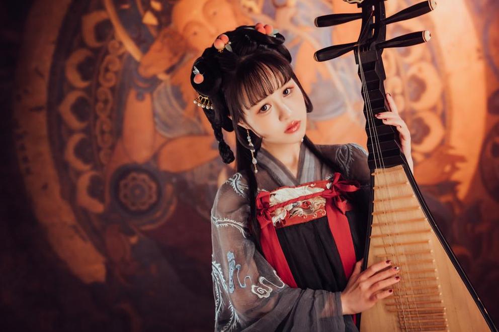 探索柳郁子的照片原图，与时尚同步的风格