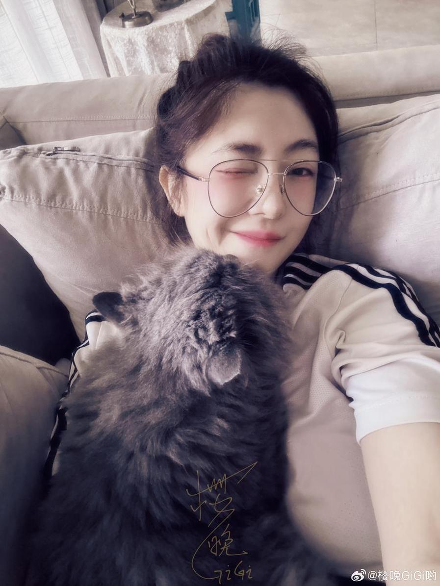 独特美学视角，樱晚gigi下雨cos合集，有态度有品质
