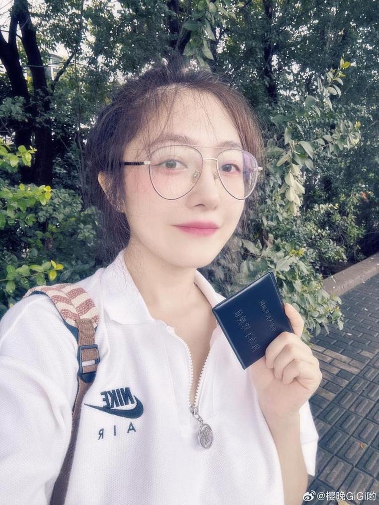 接下来，让我们一起欣赏樱晚gigi微博兔cos作品的精华