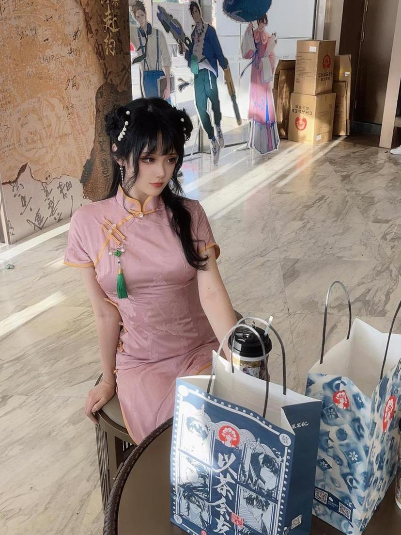完美呈现：秋楚楚的个人主页精美照片套图