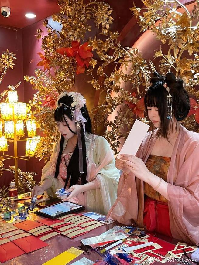 最近我的自闭颜球球合集引起了轰动，这里为大家带来更多好玩的内容
