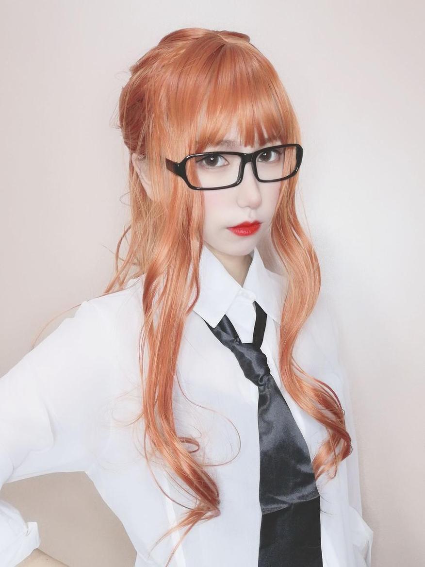 芋圆侑子的美图：樱花树下的cosplay照片