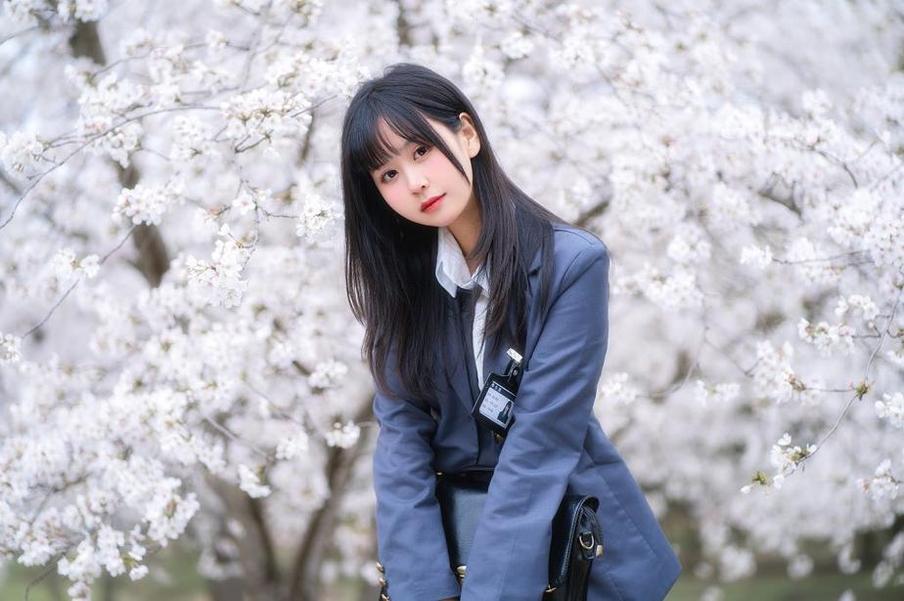 萌芽儿汉服图包：古典梦幻，沉浸在精心选择的图片中