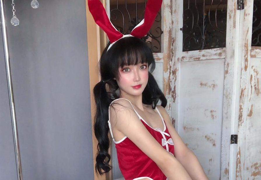 和朋友分享了「阿包也是兔娘中华包」照片集，感受不一。