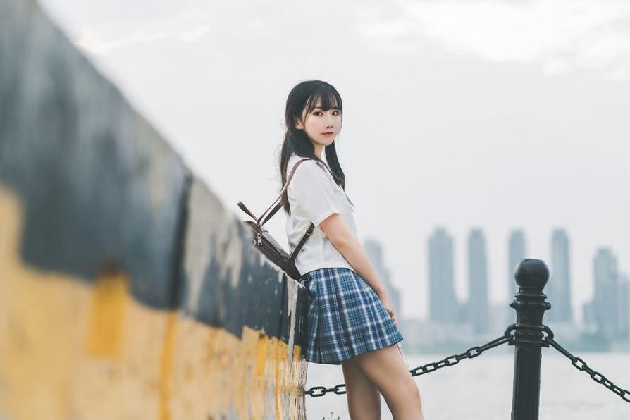 珍贵照片：面饼仙儿cosplay铃兰薄丝内衣难得一见原图