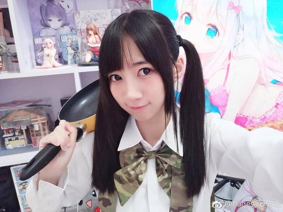 照片大放送：魔物喵cos艾米莉亚惊艳亮相，让你一览无遗