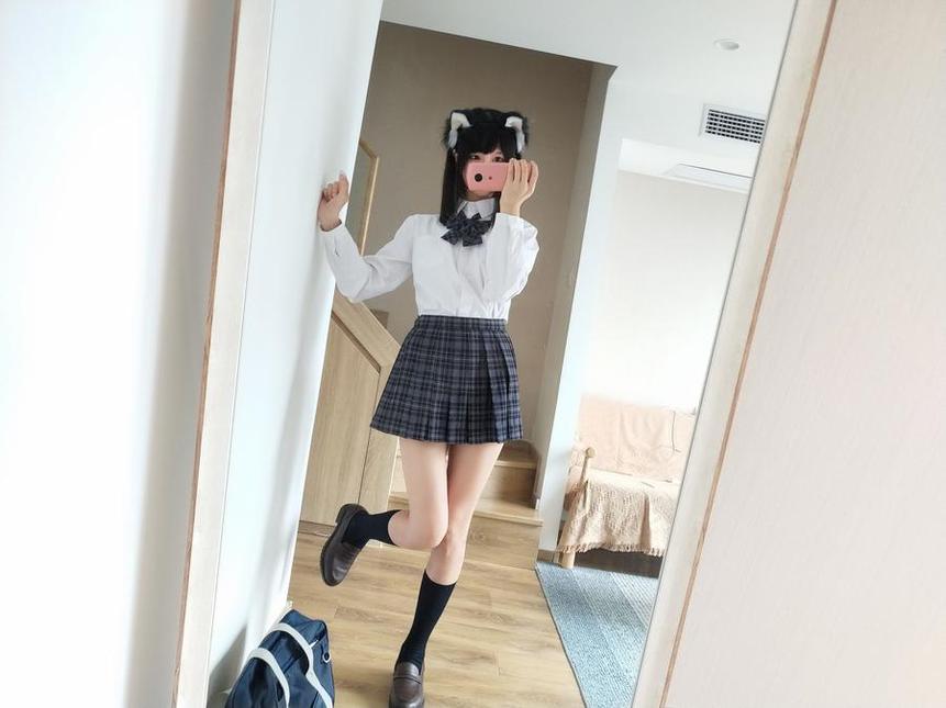 感受魔物喵的异世界风情，与“魔物喵创可贴芭芭拉”一起“分享”